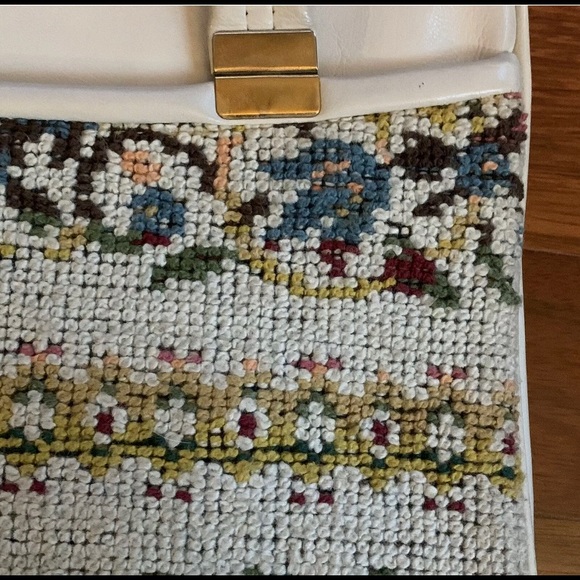 Vintage 1960s Carpet Bag Needlepoint Floral Handbag - Picture 5 of 11